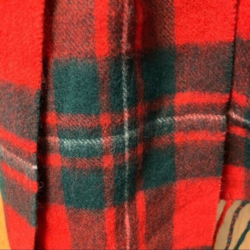 Classic Red & Green Plaid Wool Scarf - Unbranded - Picture 2 of 4